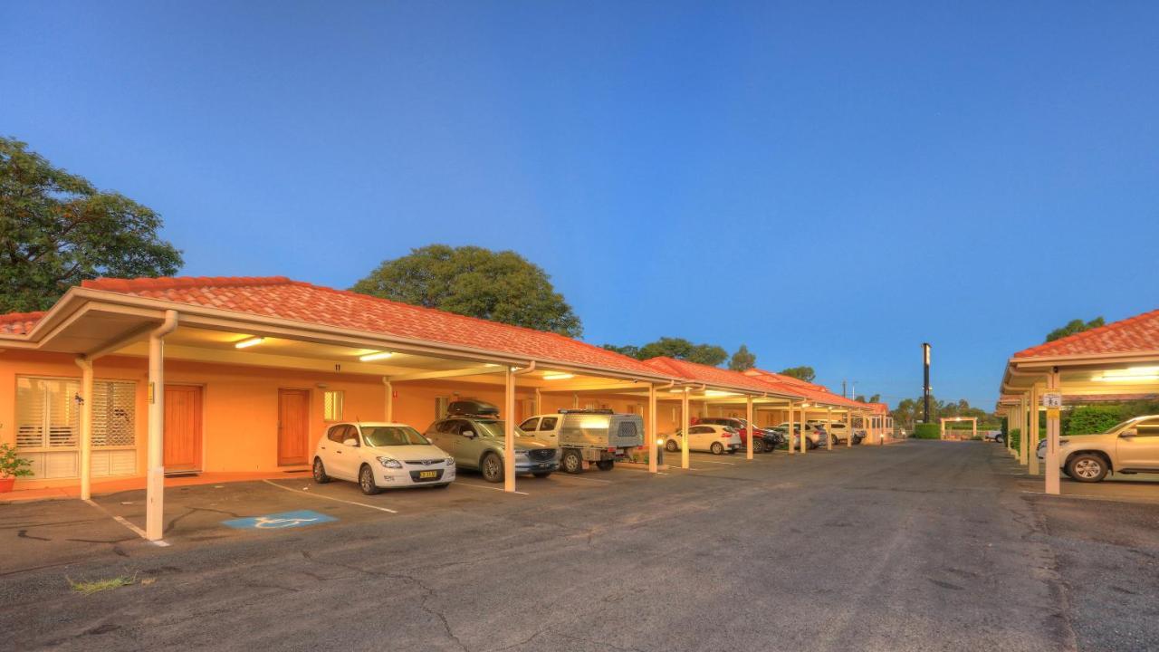 גונדיווינדי Country Roads Motor Inn מראה חיצוני תמונה