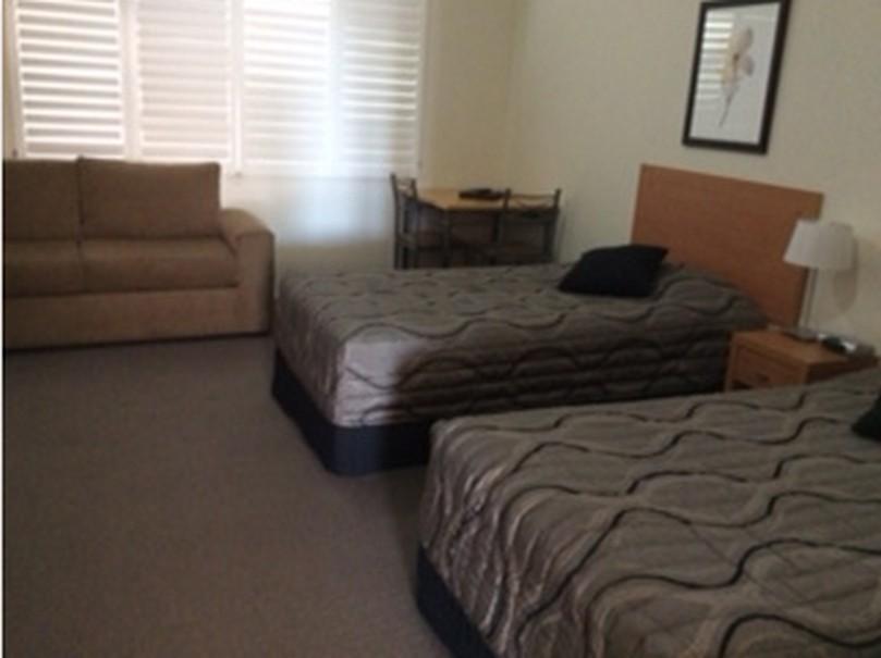 גונדיווינדי Country Roads Motor Inn מראה חיצוני תמונה