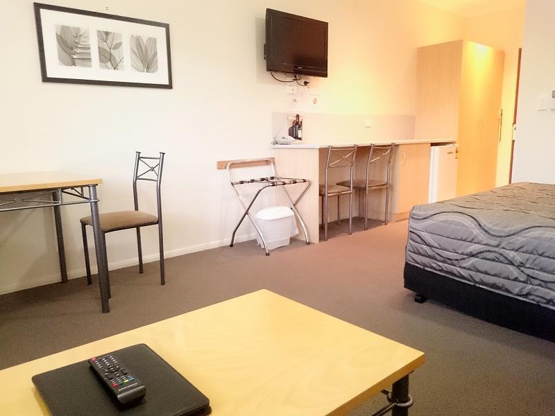 גונדיווינדי Country Roads Motor Inn מראה חיצוני תמונה